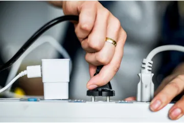 Stručnjak upozorava: 'Oprez s produžnim kablovima, ovaj postupak značajno povećava rizik od požara'