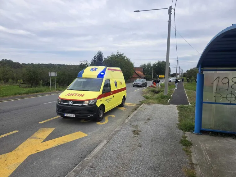 Nova smrt na cestama: Automobil naletio na pješakinju kod Požege, poginula je