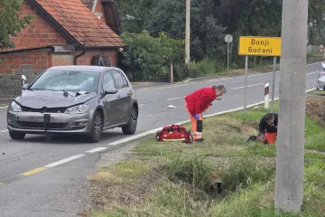 Nova smrt na cestama: Automobil naletio na pješakinju kod Požege, poginula je