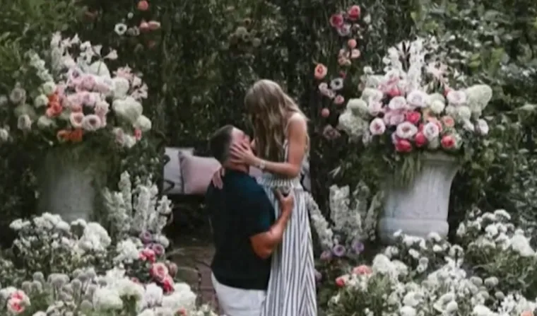 Taylor Swift oduševila, ali i šokirala: Eksplicitni stihovi o Travisu Kelceu podijelili fanove