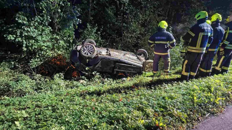 Poznati detalji teške prometne nesreće u Slavoniji: Teško ozlijeđen vozač (19), u autu vozio i maloljetnika