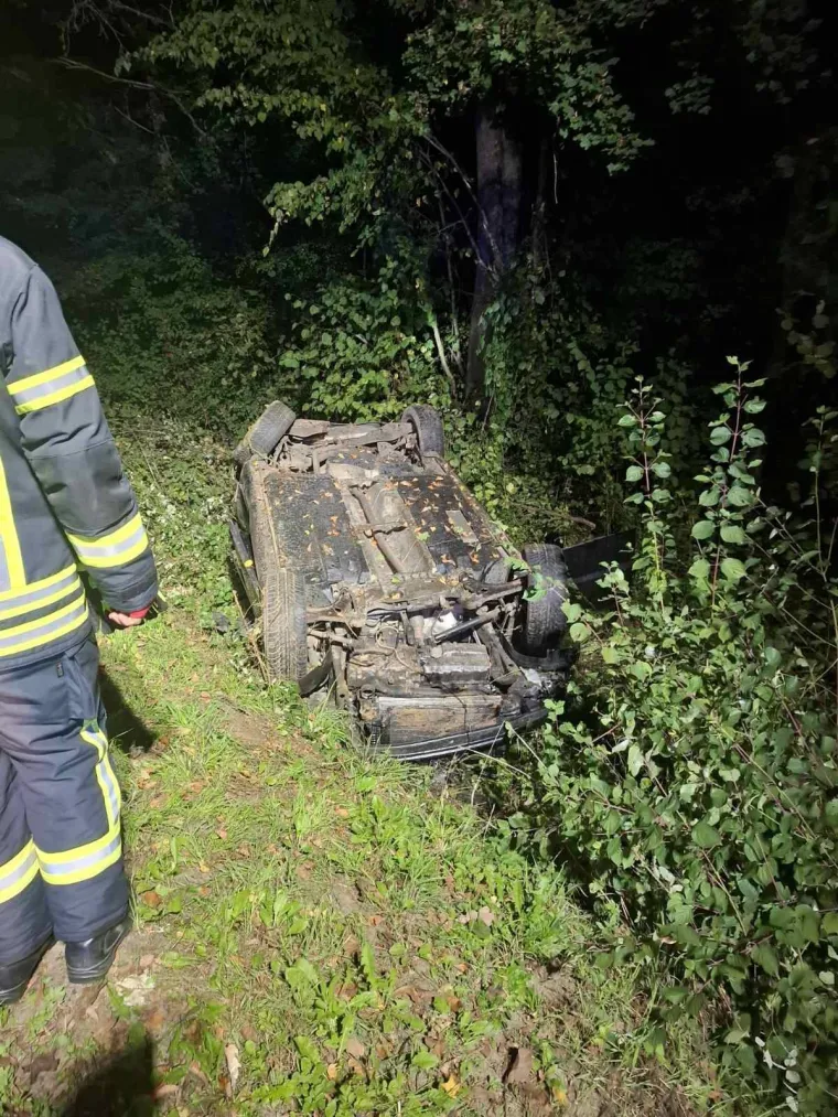 Poznati detalji teške prometne nesreće u Slavoniji: Teško ozlijeđen vozač (19), u autu vozio i maloljetnika
