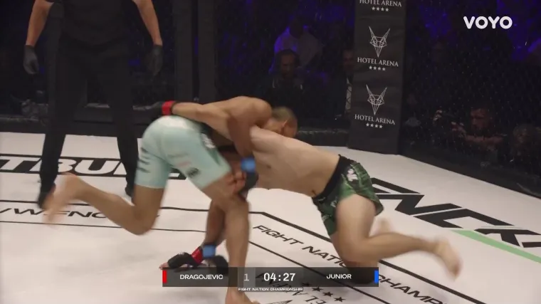 Udarac sjeo na pravo mjesto i Dalibor je pao kao pokošen, ono što je uslijedilo mnoge je iznenadilo