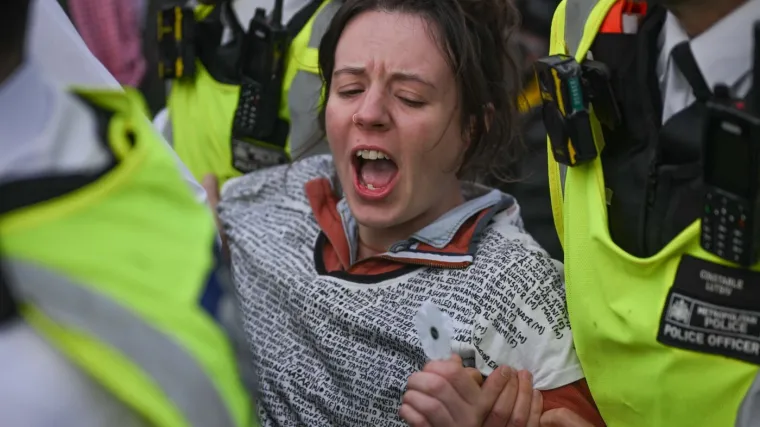 Kaos u Londonu: Više od 400 uhićenih prosvjednika zbog podrške propalestinskoj skupini