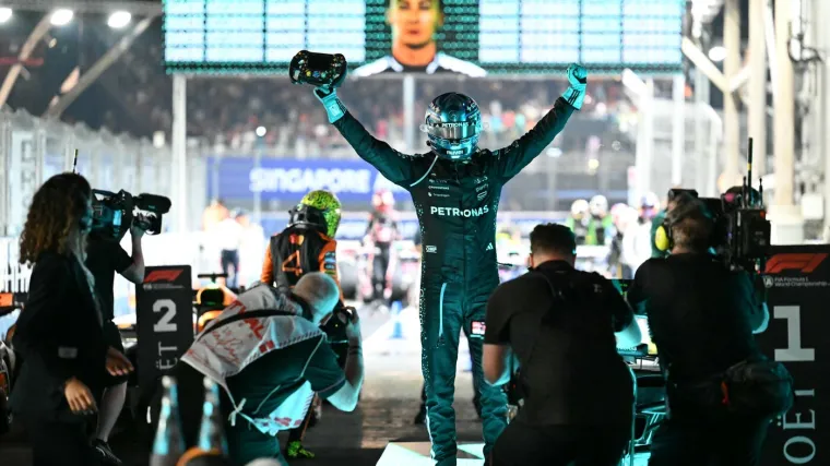 Ludo u Singapuru! Russell pobijedio, McLaren slavi, ali ne bez repova