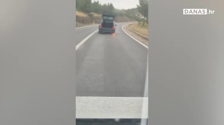 Vozačica kilometrima vozila na felgama... Na kraju je ulovila policija