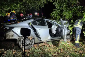 Smrskani auto u grmlju, mladi vozač poginuo na mjestu: Stižu prvi prizori tragedije u Slavoniji