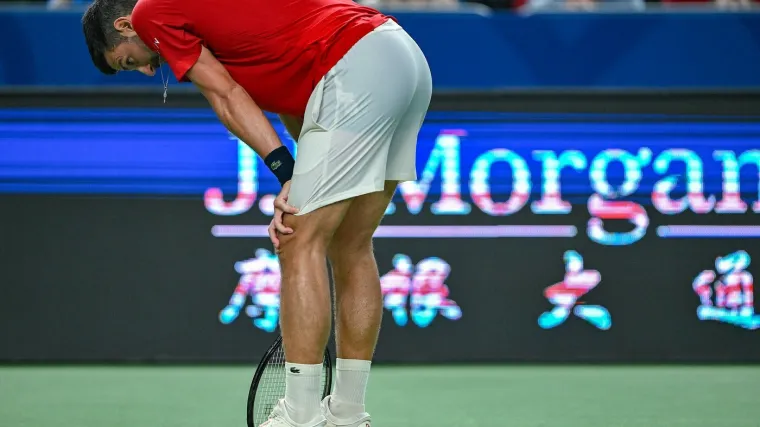 Snimka povraćanja šokirala navijače: Đoković kroz muke došao do pobjede