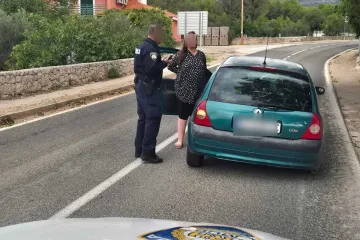 Policija objavila nevjerojatne detalje o ženi koja je kod Šibenika vozila auto bez guma