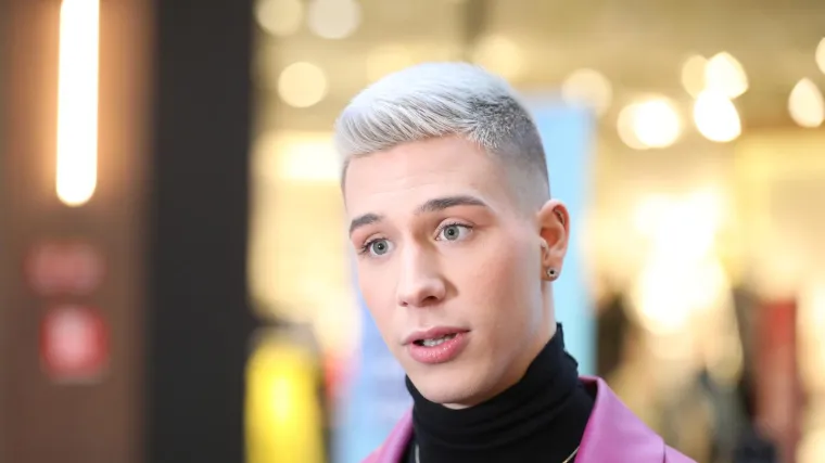 Influencer Marco Cuccurin odjenuo šljokice i bisere pa priznao: 'Osjećam se muževno i seksi'