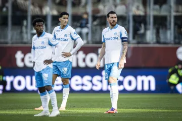Šok na aerodromu: Marokansku zvijezdu napao navijač dok je tražio zajedničku fotografiju!
