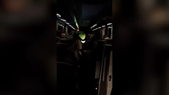 Panika u 'izgubljenom' autobusu: Vozač busa krivo skrenuo i završio na makadamu