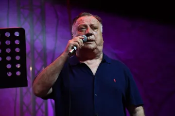 10 vječnih hitova legendarnog Halida Bešlića