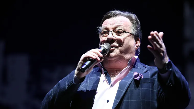 Zbog zdravstvenih problema je sjedio na koncertu: Ovo je zadnji nastup Halida Be&scaron;lića