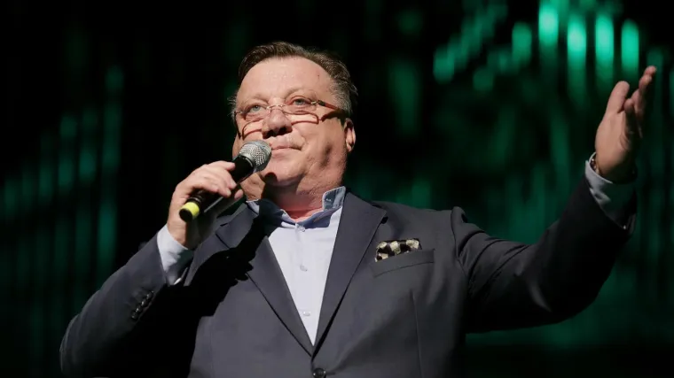 Hrvatski svećenik se oglasio o smrti Halida Bešlića i izazvao lavinu reakcija