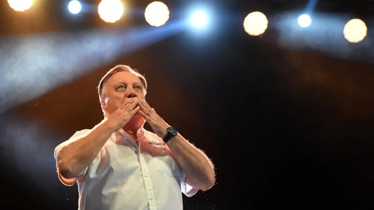 Legenda objavila jednu od posljednjih fotografija Halida Bešlića! Ovo dira ravno u srce