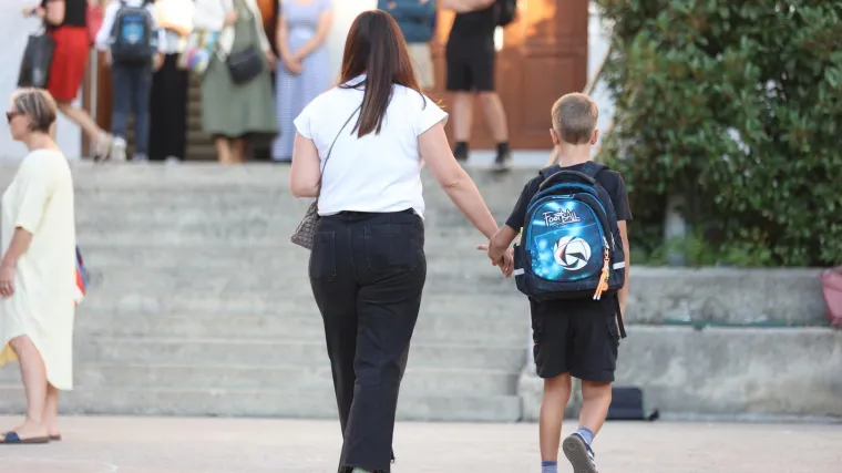 Kako vi kontrolirate vrijeme koje djeca provode na internetu?