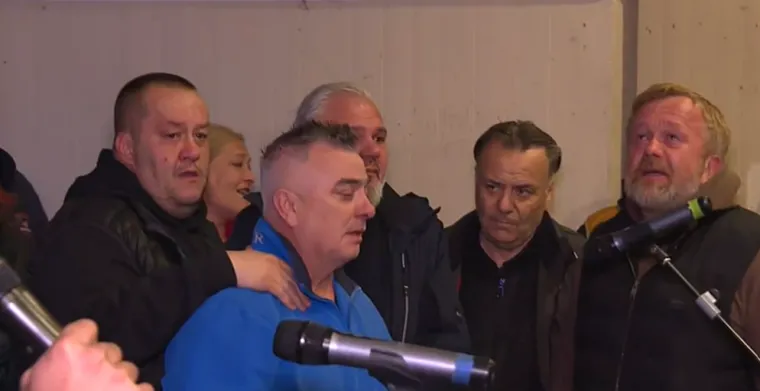 Sina Halida Be&scaron;lića preplavile emocije na okupljanju u Sarajevu: Nije mogao sakriti tugu