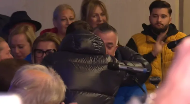 Sina Halida Be&scaron;lića preplavile emocije na okupljanju u Sarajevu: Nije mogao sakriti tugu