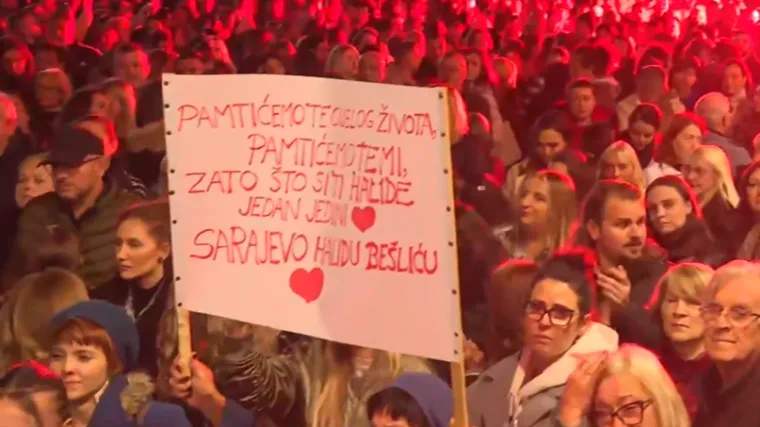 'Pamtit ćemo ga cijeloga života...' Bili smo pred Skenderijom, Sarajevo je plakalo za Halidom