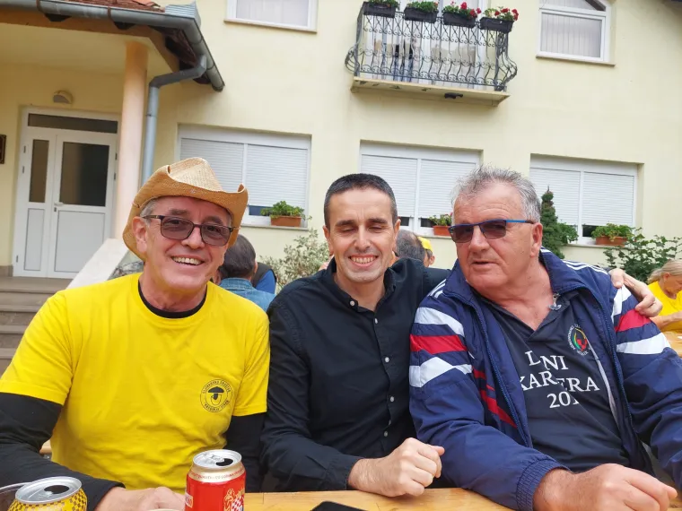 Recept za juhu od gljiva, lisnato tijesto s mljevenim mesom i gljivama te pohane bukovače