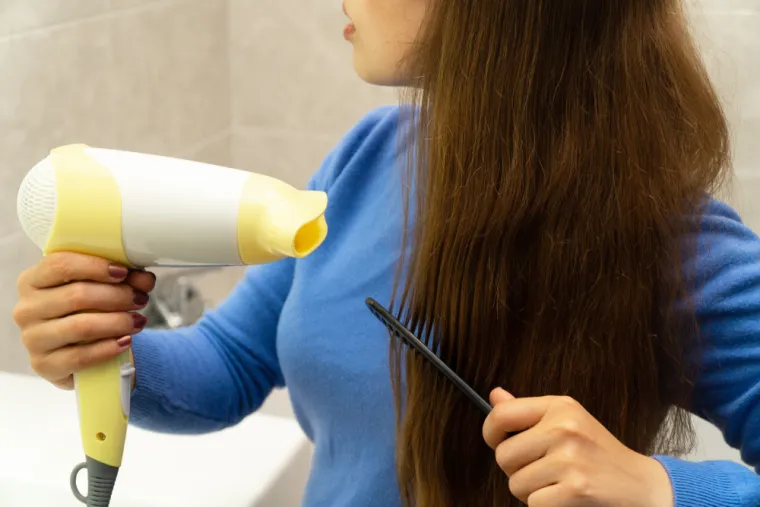 Kistovi za šminkanje prljaviji su nego što mislite: Stručnjaci savjetuju kako ih očistiti