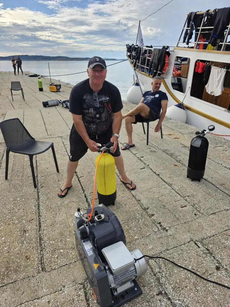 Plešu sa sudbinom, zaranjaju i s gelerima u tijelu te nalaze užase: 'Tko zna otkad tu to stoji'