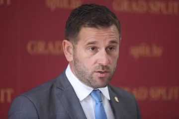 Šuta prozvao Ivoševića za upad u sustav, stigao mu odgovor: 'Tvoja desna ruka ima pristup podacima kojima ne bi smio'