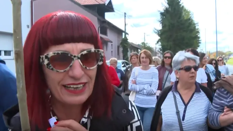 Oko 150 tona opasnog otpada, mještani u strahu: 'Sele nam toksično brdo'