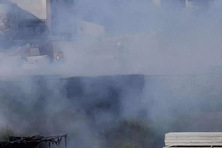 Buknuo požar u postrojenju Čistoće, vatra zahvatila dio zgrade: 'Zapaljene su bale s papirom'