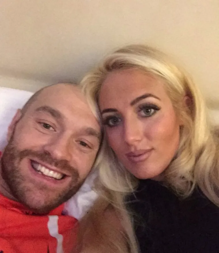 Oglasila se supruga Tysona Furyja nakon zaruka kćeri (16): 'Kod nas su te stvari dio tradicije'