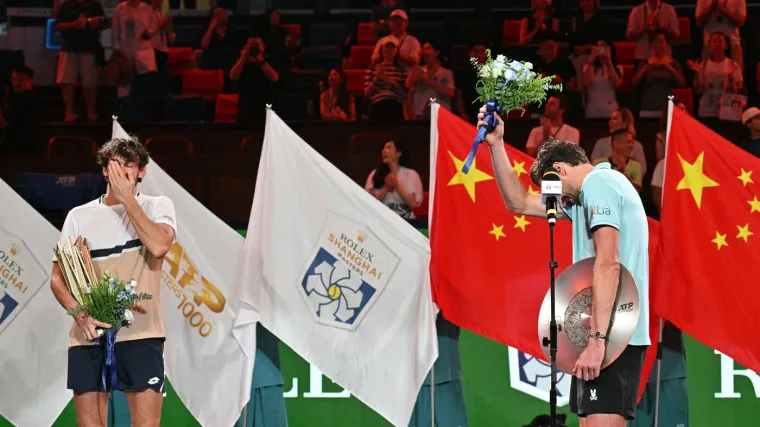 Emotivno finale u Šangaju: Senzacija iz Monaka slavila, pa zaplakala u zagrljaju bratića!