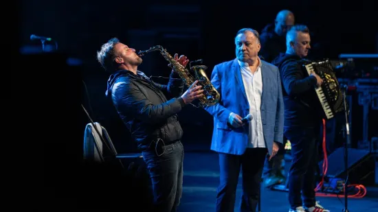 Stotine obožavatelja zaorilo Halidovu pjesmu 'Prvi poljubac', pogledajte dirljive scene iz Australije!