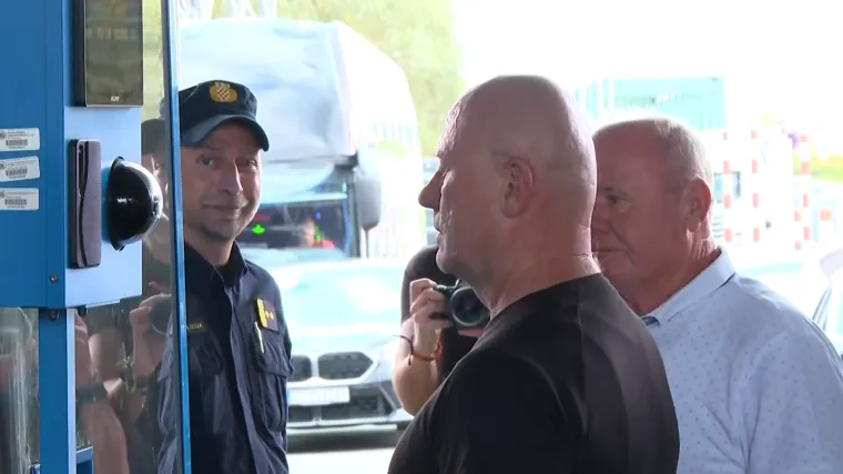 Prvi dan skeniranja lica i prstiju: Evo što morate znati ako prelazite granicu!