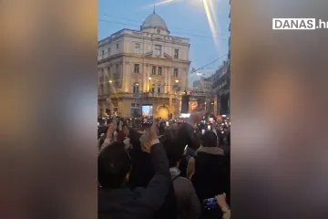 Potresni trenuci u srcu Sarajeva: Grad pjeva Halidovu 'Romaniju'