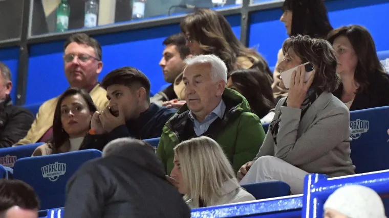 Loža u Varaždinu u znaku politike: Bivša ministrica privukla pažnju, ovo nije prikazano na TV-u