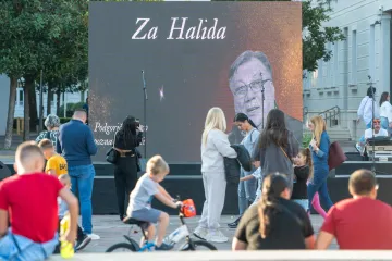 Srbija i Crna Gora oplakuju kralja narodne glazbe: Građani u suzama pjevali njegove hitove