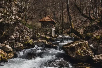 U ovom kraju u Srbiji još živi jeza: Nesretno se zaljubio, ubio i vratio kao ono najgore - vampir!