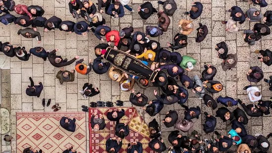 Sarajevo tuguje: Ovako je izgledala molitva u Begovoj džamiji, fotografije iz zraka su nevjerojatne