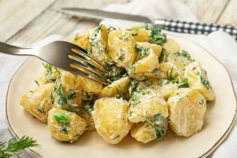 Stogodišnjaci jedu ovu salatu: Skromni sastojci će vas zasititi i produžiti vam život