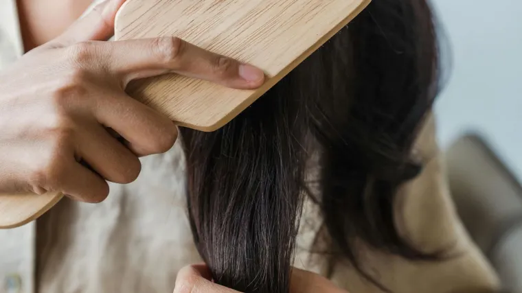 Kako spriječiti isušivanje kose? Uz nekoliko ključnih poteza bit će zdrava i blistava