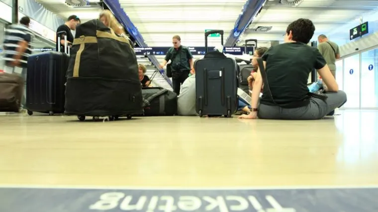 'U mom koferu je bomba': Stigli specijalci i psi, imali su što vidjeti kada su ga otvorili