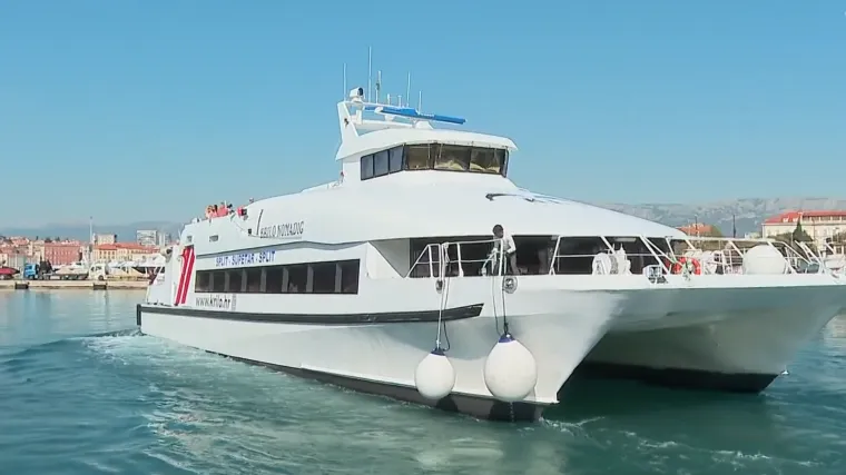 Pobuna pomoraca Jadrolinije zbog katamarana za Brač: 'Je li tu kome stalo do ikoga?'