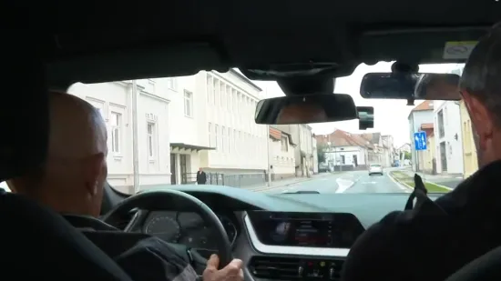 Mile je zbog supruge u 76. položio vozački: 'Strah kao nikad u životu'