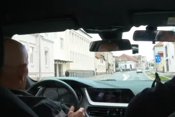 Mile je zbog supruge u 76. položio vozački: 'Strah kao nikad u životu'