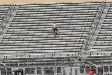 Sam samcat je započeo navijanje na tribini i ušao u legendu zbog ludnice koja je uslijedila