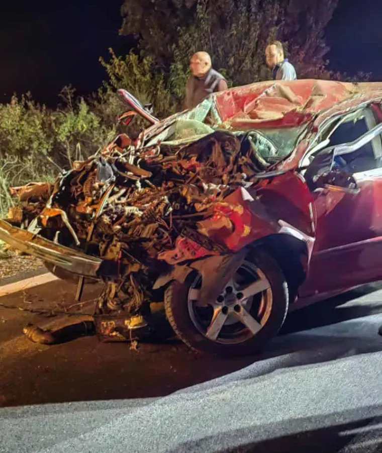 Strava na istoku Hrvatske: Autom se zabio u kombajn, pa završio prikliješten