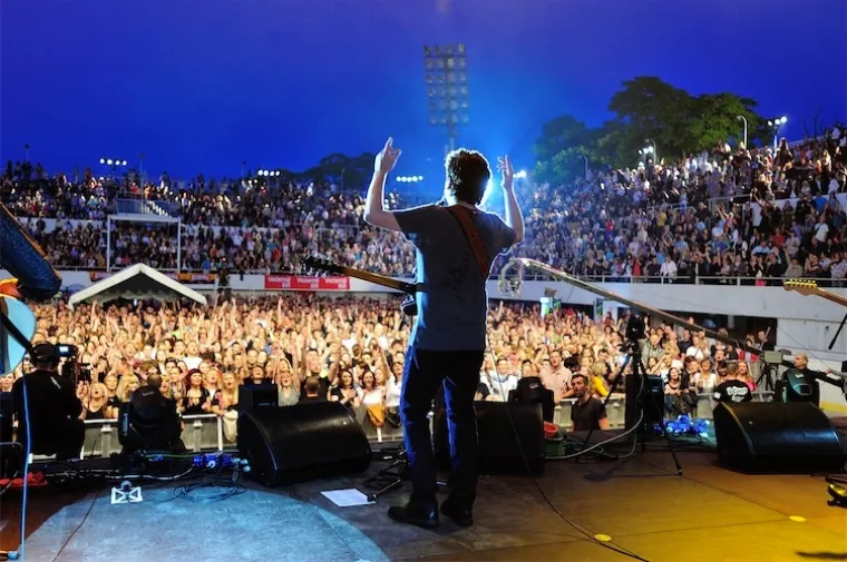 Cijena estrade uoči Nove godine: Neki pjevači uzimaju i po 1.000 eura po minuti