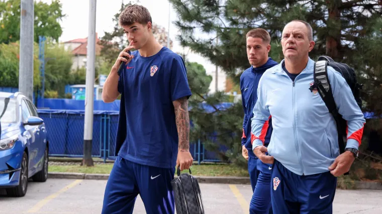 Dalić i Olić ga razmjenjuju, a njemu cijena na tržištu vrtoglavo raste