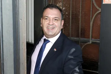 Biste li da vas Beroš operira nakon sedam godina pauze? Neki ne bi sjeli ni u isti auto s njim